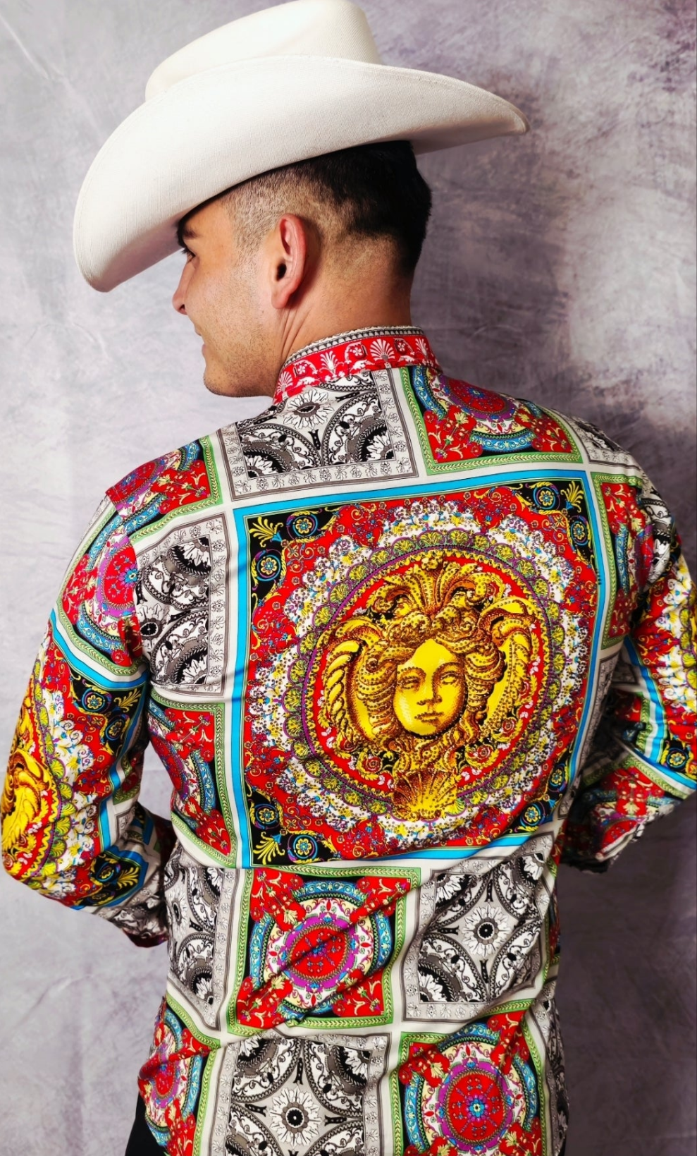 RED AND WITHE LONG SLEEVE SHIRT