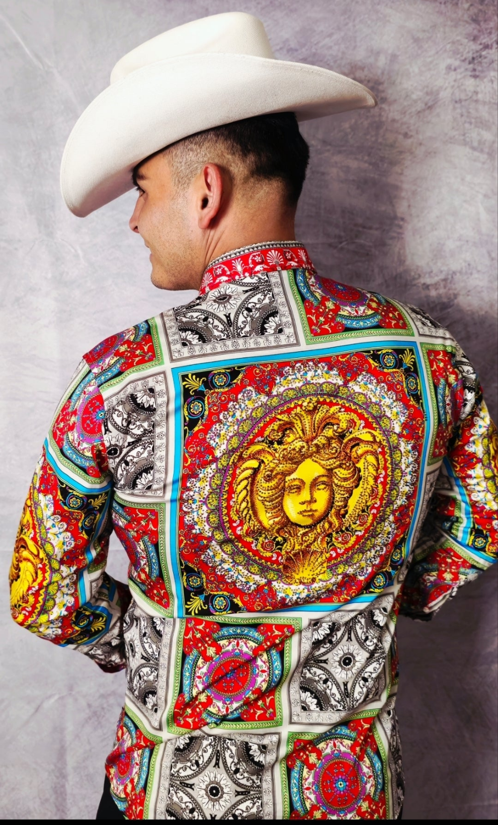 RED AND WITHE LONG SLEEVE SHIRT