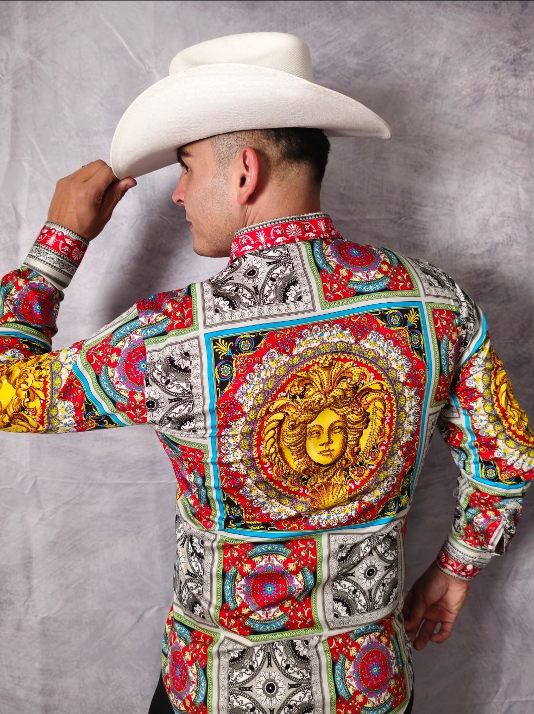 RED AND WITHE LONG SLEEVE SHIRT